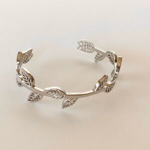 Silver Leaf Design Bracelet